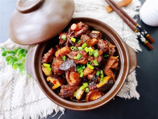 9、红烧跑山鸡,香辣入味！