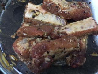 10、豉汁南瓜蒸排骨,搅拌均匀,研制至少1小时