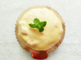 26、榴芒千层蛋糕,这就是冻好的榴芒千层蛋糕啦！已经迫不及待想吃上一口啦！