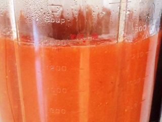 8、自制零添加山楂糕(破壁机),搅打煮熟的山楂糊