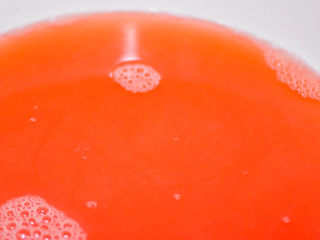 7、山楂糖条,三次的水，全部一起倒入锅内。