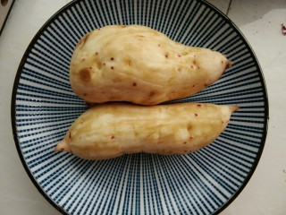 4、招待大姨妈的秋季保健粥,刮去皮，秋天新红烧皮手搓去皮就轻松搞定