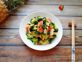 13、西兰花红萝卜烩鸡肉,营养满分的春日小炒。