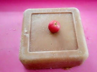 11、山楂糕,早晨起来拿出倒扣出来。