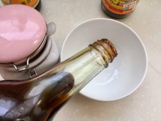 18、我爱蒜蓉系列➕蒜香鲍汁杏鲍菇,两大勺鲍鱼酱，我的鲍鱼酱比较甜，所以没有再加糖