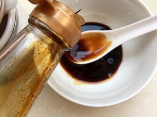 20、我爱蒜蓉系列➕蒜香鲍汁杏鲍菇,少许老抽，主要用来调颜色