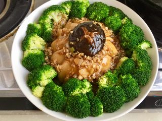 36、我爱蒜蓉系列➕蒜香鲍汁杏鲍菇,把剩下的酱汁烧开，浇在杏鲍菇上