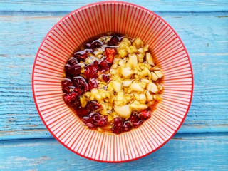 6、凉拌苦瓜,淋入一大勺热油，