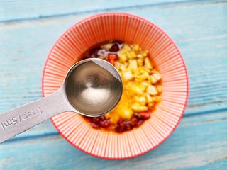 8、凉拌苦瓜,1勺米醋。