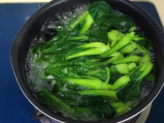 10、冬令时蔬暖身汤,别加盖煮开