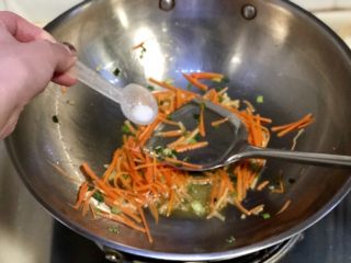 14、春季到来春满窗➕四季歌漾“素四鲜”,加入少许食盐让胡萝卜有个基味