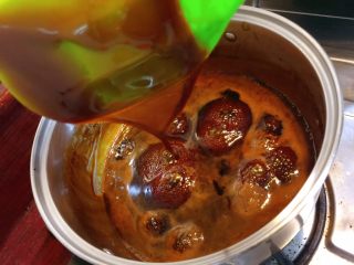 19、阿胶固元膏,熬止阿胶挂旗。关火。（接下来要倒入其他食材记得要迅速哦，不然阿胶慢慢冷切后搅拌就有难度了。）