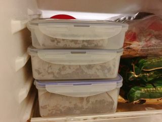 28、阿胶固元膏,放至冰箱中。