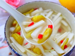 13、开胃爽脆的酸甜泡萝卜,超级开胃爽口。