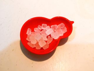 1、莲子八宝粥,冰糖50克