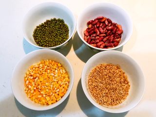 2、莲子八宝粥,绿豆,大芸豆,燕麦,玉米渣