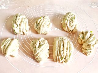 23、麦麸葱油花卷,按照这个方法，做好其他花卷