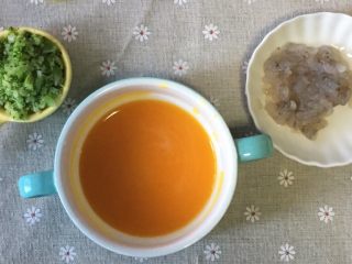 8、宝宝辅食之西兰花虾仁蒸蛋,所有食材准备好