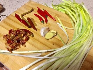 7、爆炒腰花,浸泡腰花的时，'准备配料