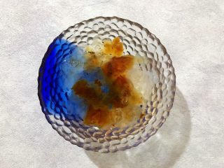 2、（食膳）养生粥系列の桃胶藜麦红枣红糖小米粥,桃胶提前12小时泡发，我是晚上临睡前泡上的，第二天上午开始制作