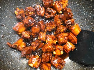 23、茶香排骨,开大火把汁收干就可以了