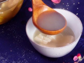 11、鱼头豆腐汤-春分清补，减酸增辛,盛出