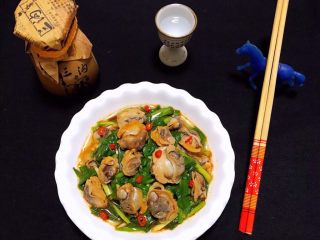 15、韭菜凉拌毛蚶,来壶美酒享受美好生活吧