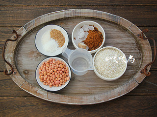 1、酥滑香甜糖不甩,材料图。