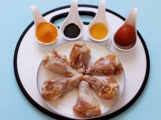 1、香辣烤鸡锤,准备好所有的调料食材。