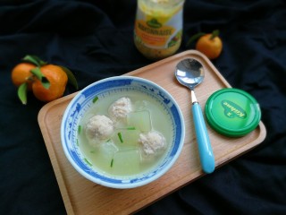 20、冬瓜汤汆蛋黄酱圆子,出锅盛入碗中