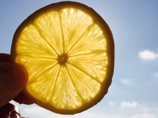 11、冰糖柠檬膏,有阳光，去籽时，可以对准阳光看一下，没籽就好。