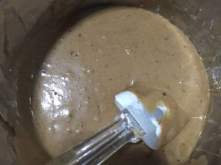 12、枣糕,翻拌好的蛋黄糊