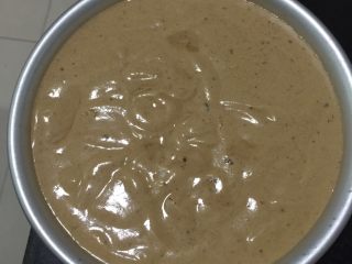 16、枣糕,用力震几下震出大气泡