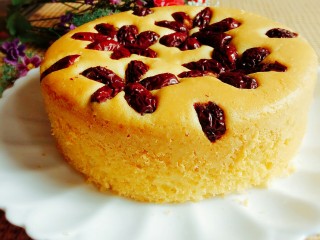 17、红枣南瓜发糕,再来一张图,真美,就喜欢这样的主食,有着南瓜与红枣的香甜味,还高颜值哦!