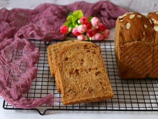 16、红枣核桃吐司,成品