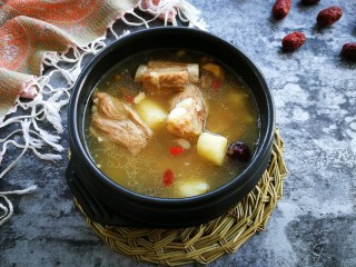 12、初冬山药排骨汤,一碗滋补暖身汤，做好了。最适合我这样的小白学了。