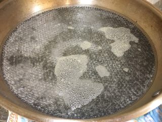 13、羊肉面片,国内加水烧开