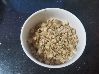 3、红枣红糖馒头,核桃仁剁碎