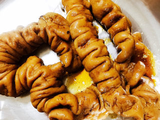 3、尖椒肥肠,捞出