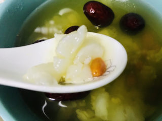 10、荔枝红枣甜汤,甜甜的，暖暖的，美美的????