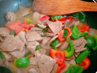 16、嫩炒猪肝,翻炒均匀关火