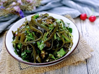13、香菜拌海带丝,成品！香辣开味的香菜拌海带，来尝尝吧！
