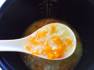 9、双米南瓜粥,待时间到后再焖一会儿