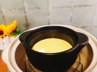 10、辅食计划+虾仁鸡蛋羹,蛋液蒸至定型后