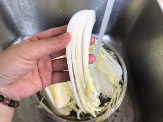 4、上汤娃娃菜,像这样一小片，不喜欢可以随自己任切任摘大小哈