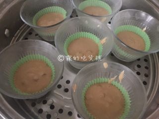 10、红枣红糖快手发糕,开水上锅，蒸20分钟。