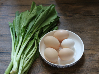 1、芥菜厚蛋烧,备好食材