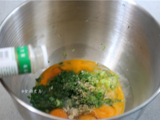 7、芥菜厚蛋烧,胡椒粉，少许橄榄油