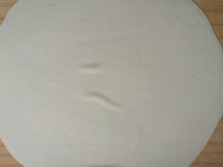 14、荠菜元宝水饺,擀成薄面片