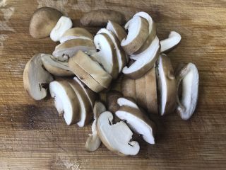 7、#绿色美食#萝卜鸡汤,切片